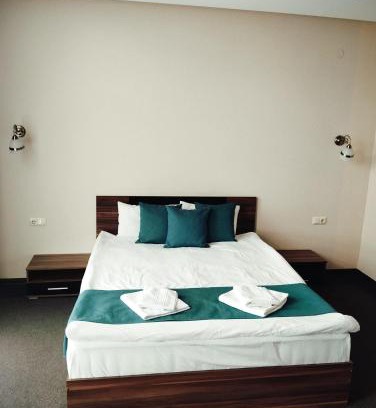 Yambol Hotel | Cozy Park-Hotel Yambol: Family-Friendly with Hot Tub