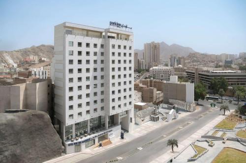 Jomaiza Hotel | Discover Park Inn by Radisson Makkah: Family-Friendly Stay