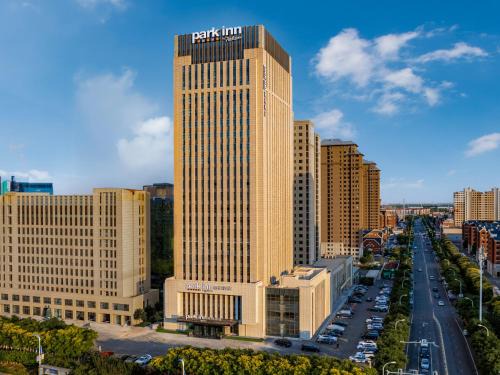 Jinghai County Hotel | Discover Park Inn by Radisson Tianjin with Family-Friendly Amenities