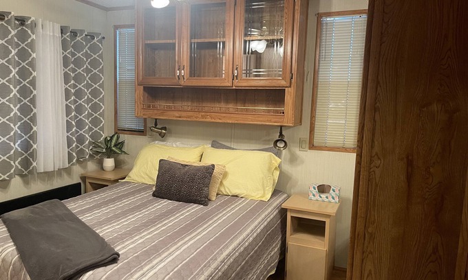 East Mesa House | Park Model in Vibrant 55+ Community with Pool & Breakfast