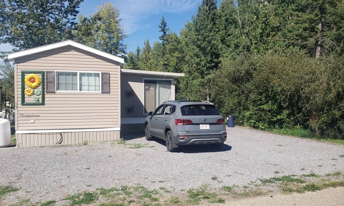Division No. 8 House | Park Model Lake Property for rent