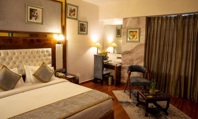 Vidhyadhar Nagar Hotel | Park Ocean: Family-Friendly Hotel with Pool & Ocean Views