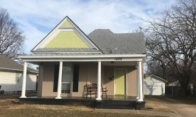 Shawnee House | Park Place Victorian charming delightful cozy home