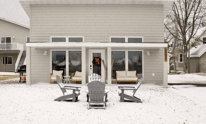 Park Point House | Experience Boating and Sunset Views in Beautiful Duluth