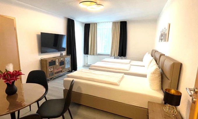 Iserhagen Sud House | Pet-Friendly Park-Residenz Isernhagen with Great Amenities