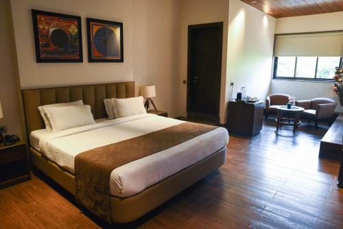 Park Street Hotel | Budget-Friendly Park Suites with Complimentary Breakfast