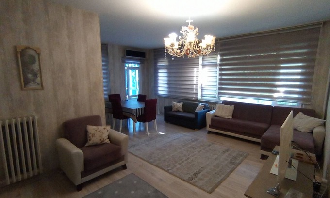 Bakırkoy Apartment | Park View Bakirkoy: Family-Friendly Stay with Pet Perks