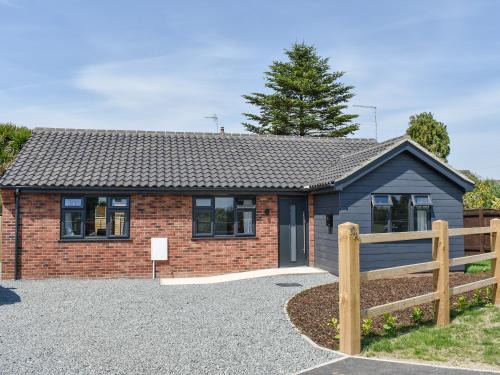 Martham House | Pet-Friendly Park View: Guest Rated 10/10 for Families