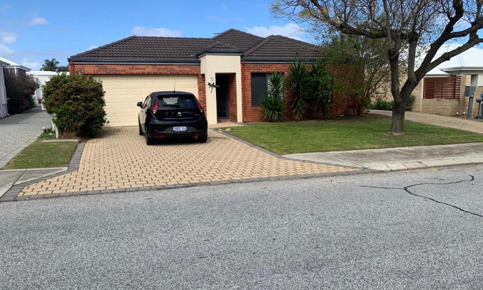 Balga House | Park View Holiday Getaway: Pet-Friendly Retreat Awaits