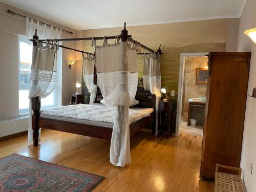 Gernsheim Villa | Inviting Park Villa Gernsheim with Great Guest Reviews