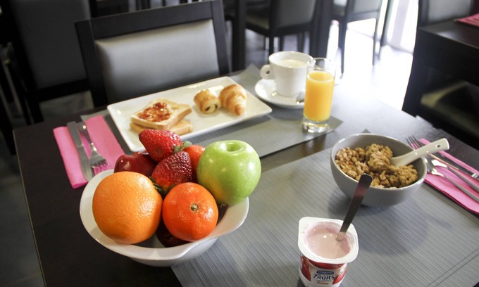 Colomiers House | Comfortable Stay at Park Wilson Airport with Family-Friendly Amenities