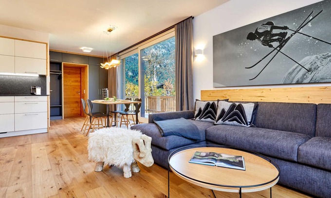 Garmisch-Partenkirchen Apartment | Parkchalet: Perfect Countryside Retreat for Two with Pool