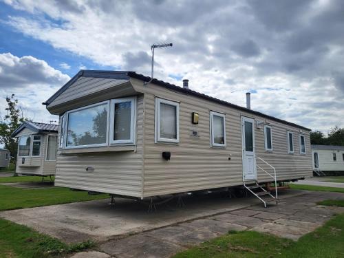 Skegness Apartment | Parkdean Southview Vintage 45 Three bed Sleeps 8 Pet Friendly