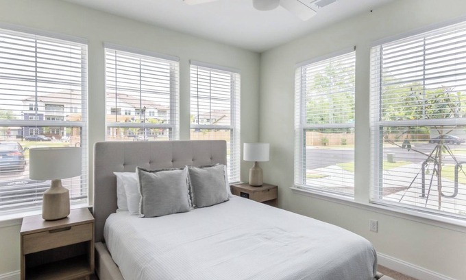 Wilmington Apartment | ParkerLeland 2BD 6 - Two Bedroom Apartment, Sleeps 4