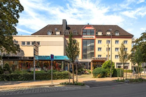 Rosenheim Hotel | Pet-Friendly Parkhotel Crombach with Restaurant & Breakfast