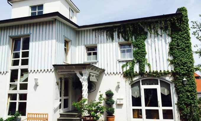 Wernigerode Old Town Hotel | Parkhotel Fischer: Family-Friendly Retreat with Spa & Pool