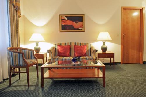 Oybin Hotel | Discover Parkhotel Oybin: Pet-Friendly with Great Reviews