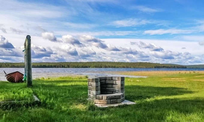 Posio House | Relax at Parkkisenniemen lomamökit with Lake Views & Spa