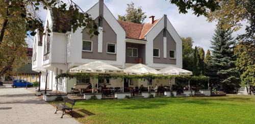 Goldap Bed & Breakfast | Parkova: Comfortable Hotel Rooms with Family-Friendly Amenities