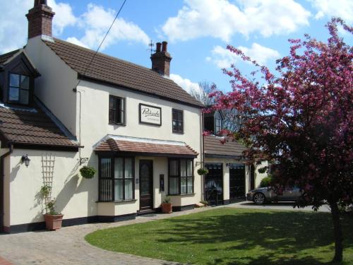 Pollington House | Discover Parkside Guest House: 4-Star Comfort & Amenities