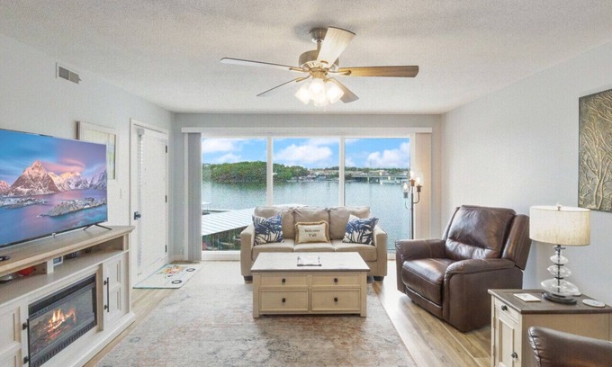 Osage Beach Condo | Waterfront Condo with Pool Views - Rated 9/10 by Guests