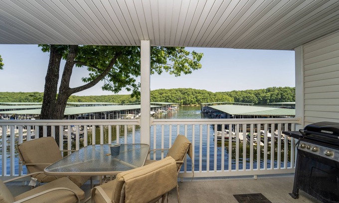 Osage Beach Condo | Experience Stellar State Park View with Pool & Lake Access