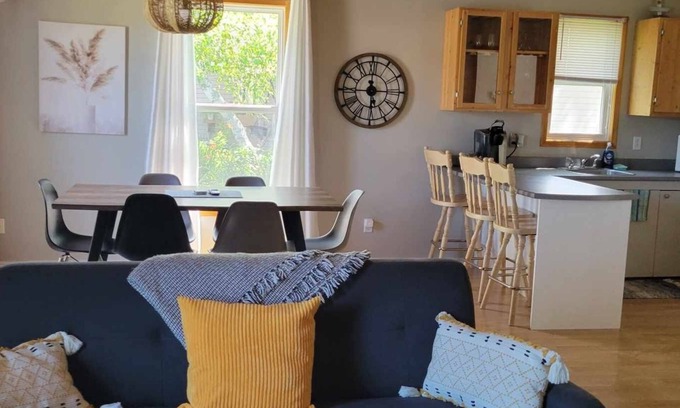 Pointe-du-Chene Cottage | Family-Friendly Parlee Beach House with Pet Amenities