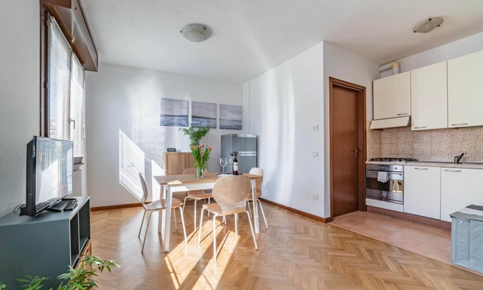 Pablo Apartment | Bright Duplex with Breakfast Near Parco Ducale