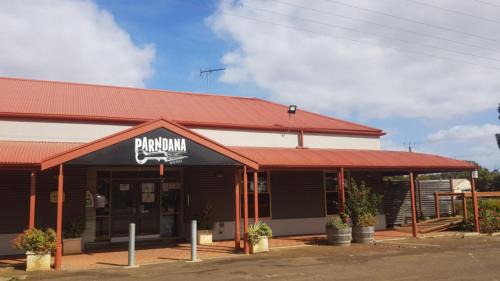 Parndana Resort | Comfortable Parndana Hotel Cabins with Pool & Family Amenities