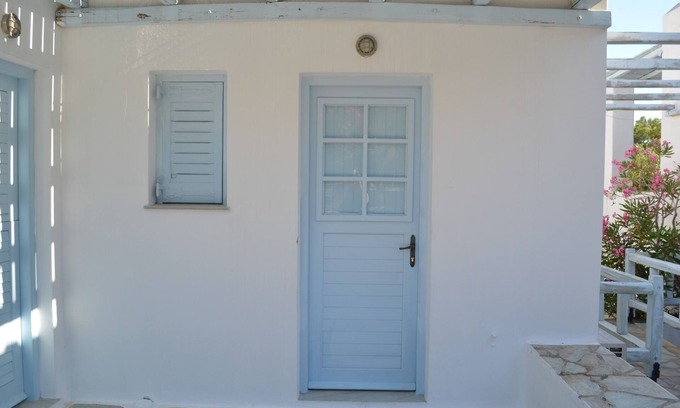 Krotiri Apartment | Seaside Retreat: Paroikia Ocean View House Awaits You