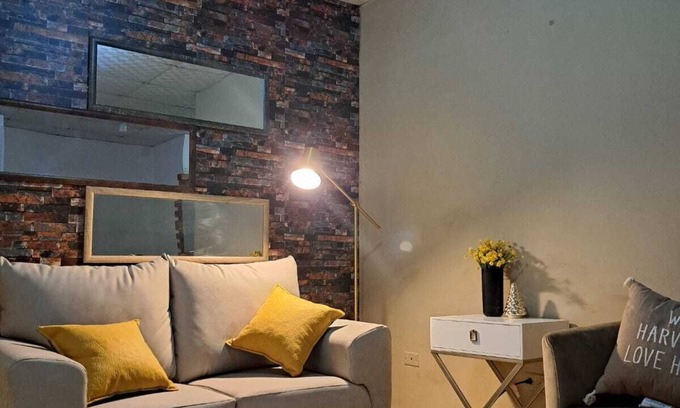Hato Viejo Ski Chalet | Cozy Stay at Parque Central with Ocean Views & Spa Access