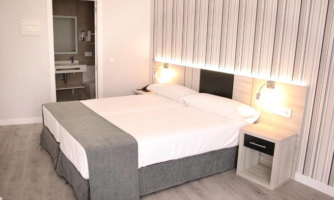 Ciudad Rodrigo House | Discover Parque Florida: Family-Friendly with Top Ratings