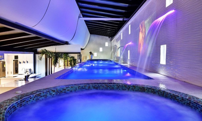 Zona Rosa Apartment | Elegant Parque Lleras Apartment with Private Pool & Spa