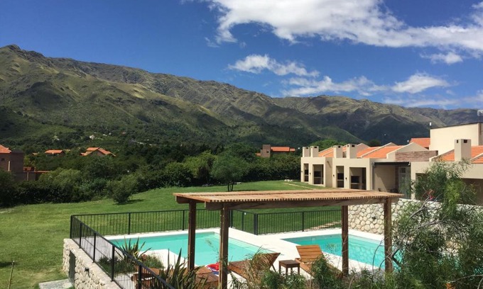 El Rincon Apartment | Discover Parque Los Nogales Apart Hotel with Pool & Kitchen
