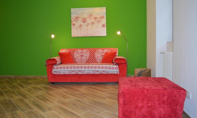 Tirano Apartment | Pet-Friendly Parravicini Red Flower Apartment - Rated 9/10