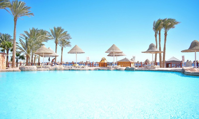 Sharm El Sheikh Hotel | Relax at Parrotel Beach Resort: Spa, Pool & Ocean Views