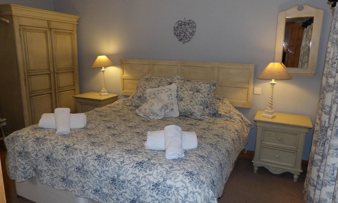 Manton Cottage | Top-Rated Parsnip Place with Kitchen at Broccoli Bottom
