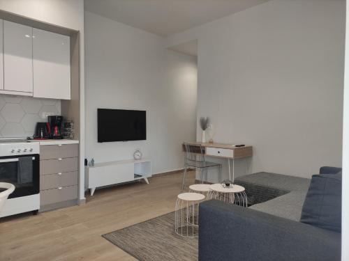 Neoi Epivates Apartment | Highly Rated Partcon Apartment B: Perfect for Families