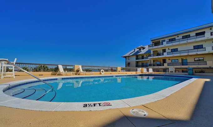 Mexico Beach Condo | Inviting Retreat with Water Views, Pool & Hot Tub Access
