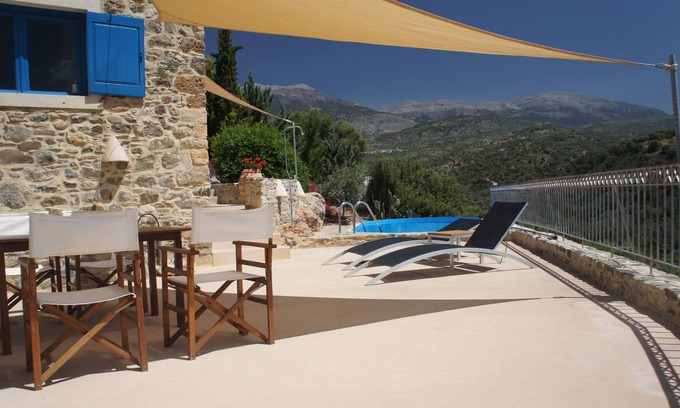 Faistos Villa | Particularly attractive and comfortable house in authentic Greek style with swimming pool