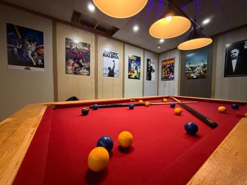 Newcastle-upon-Tyne Apartment | Vibrant PartyPad Newcastle with Pool Access and Fun Vibes
