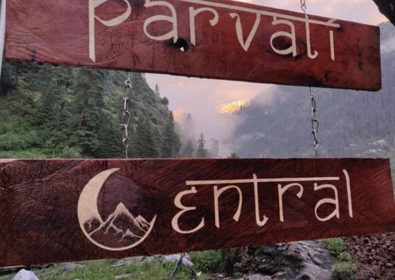 Kullu Cabin | Pet-Friendly Getaway at Parvati Central with Breakfast Included