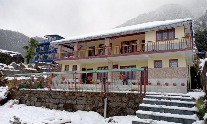 Bhagsu Nag Bed & Breakfast | Pet-Friendly Parvati House in Dharamkot
