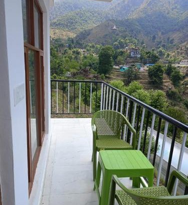 Mussoorie House | Discover Parvatiya Homestay: Pet-Friendly Retreat with Breakfast