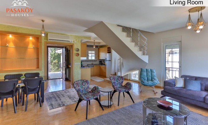 Side House | Relaxing Pasaköy Houses with Oceanfront Amenities