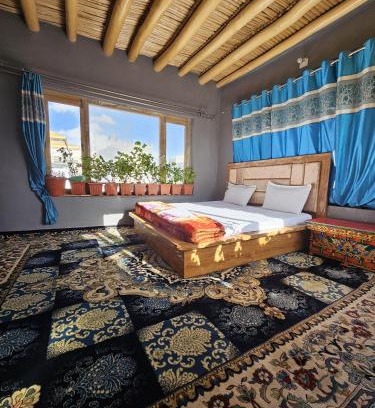 Leh House | Comfortable Stay at Pasang Homestay for Every Traveler