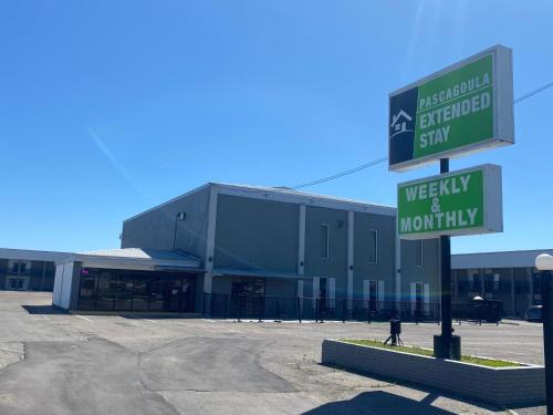 Pascagoula Hotel | Relax at Pascagoula Extended Stay - 5-Star Comfort Awaits