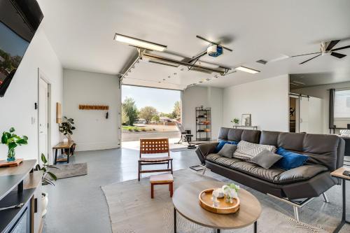 Pasco Apartment | Pasco Studio Vacation Rental Private Patio