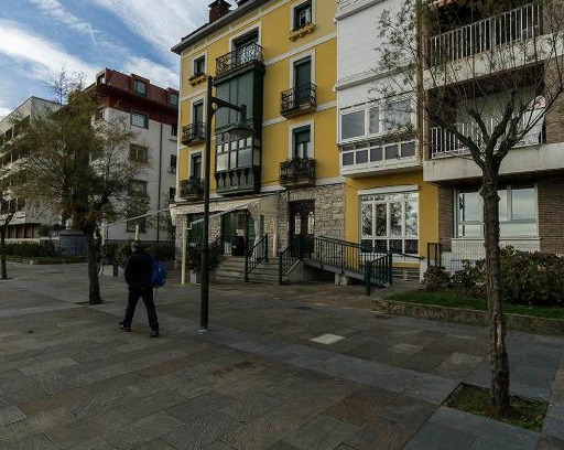 La Marina Apartment | Inviting Paseo Butrón by Basquelidays: Family & Pet Friendly