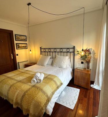 Ezcaray Apartment | Paseo Tenorio: Family-Friendly Stay with Pool in Ezcaray